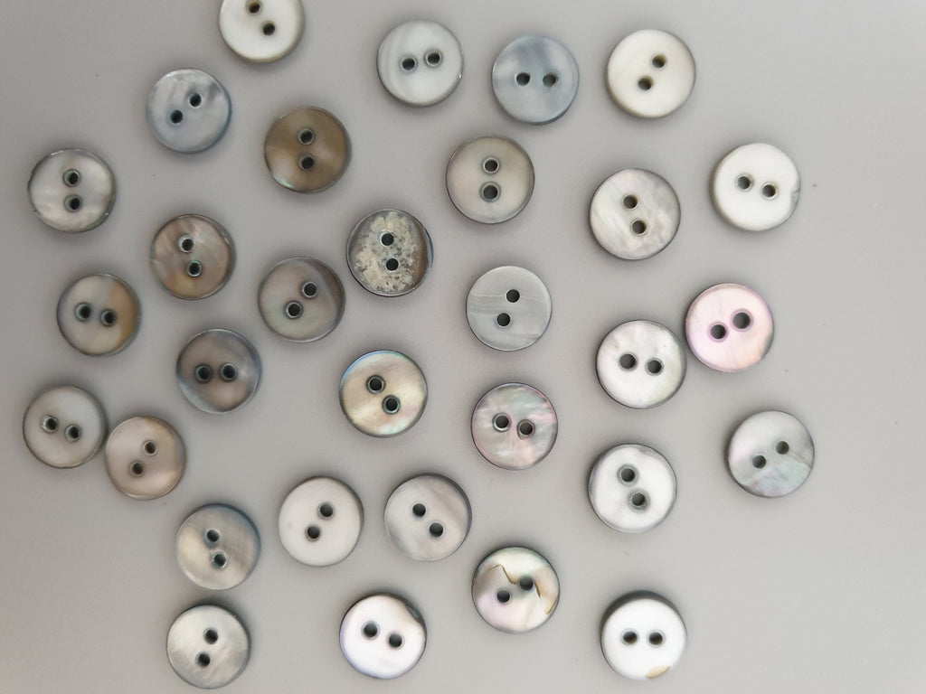 Moon flint button set