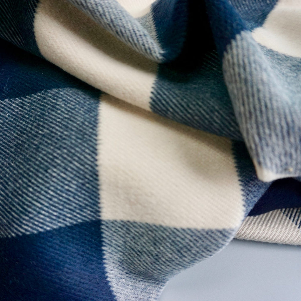 Big check coating navy and cream