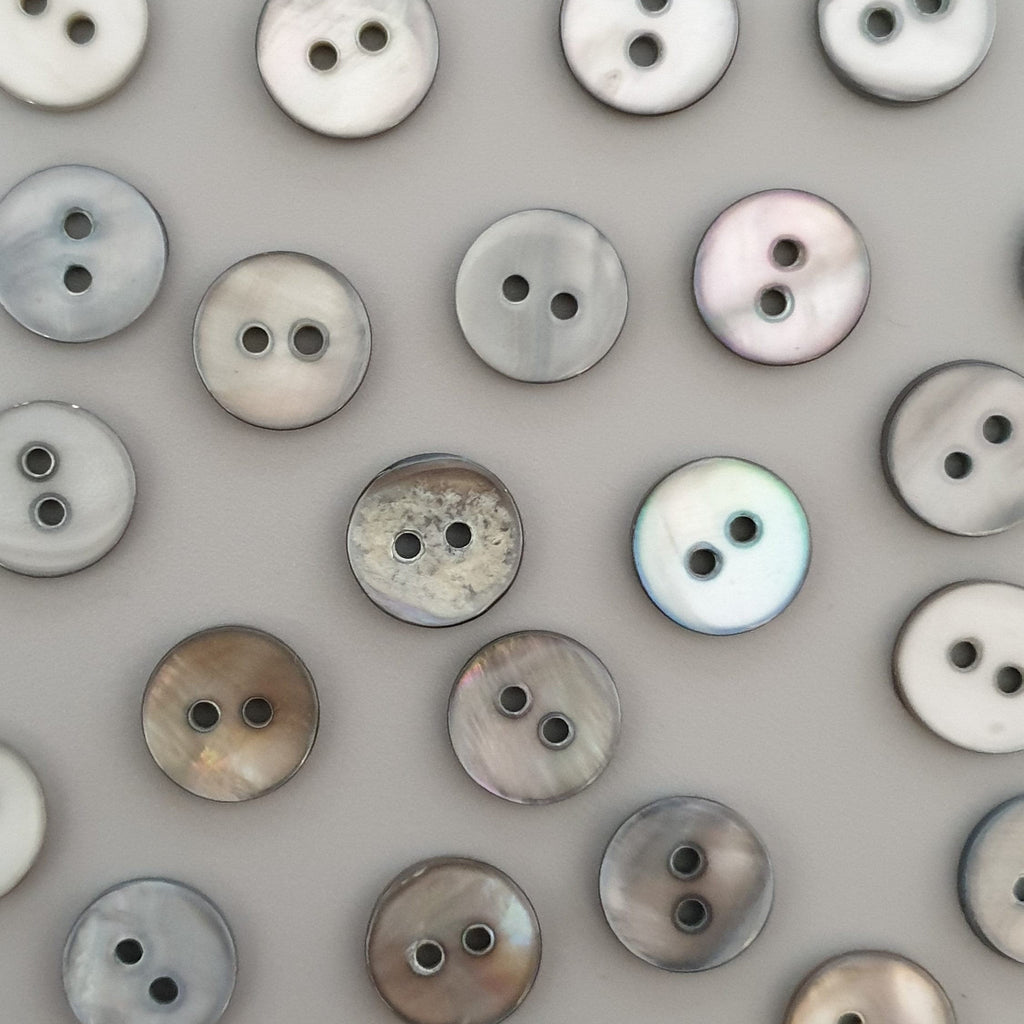 Moon flint button set