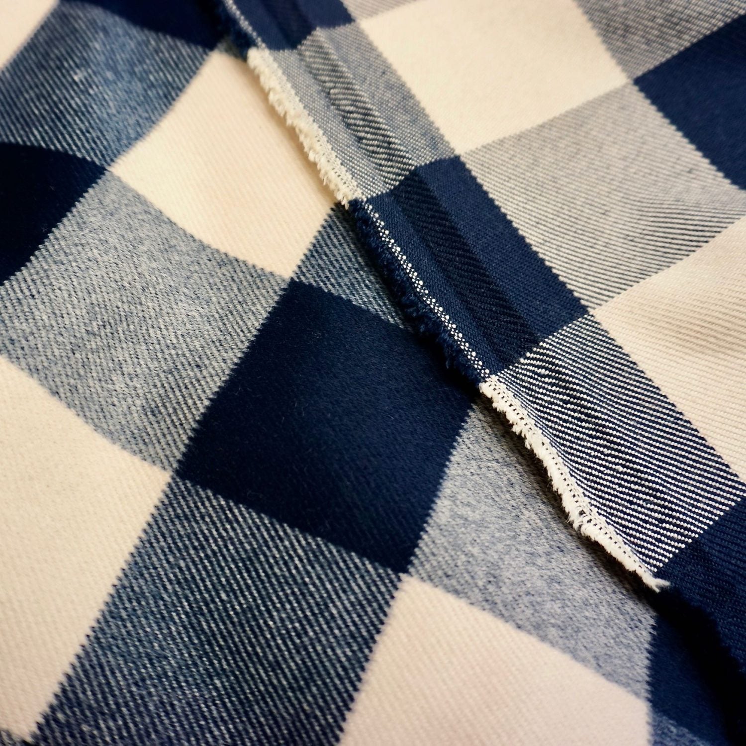 Big check coating navy and cream