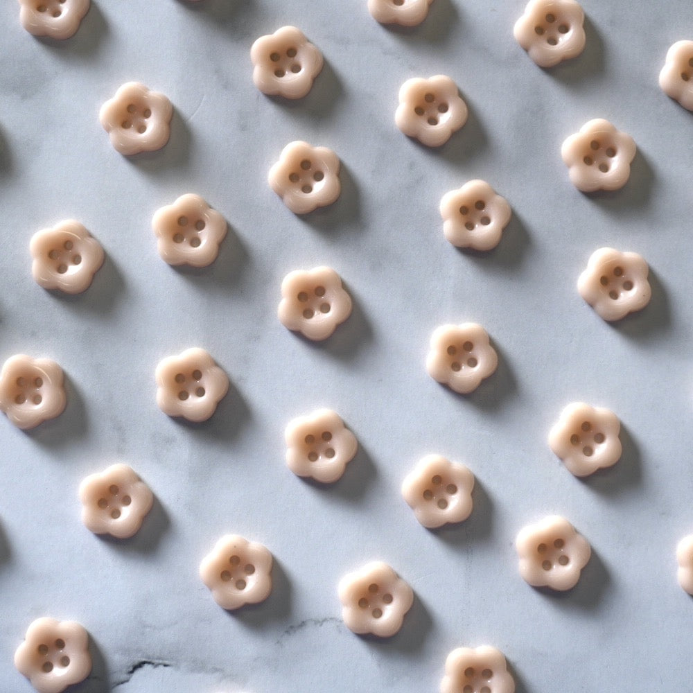 Sanded Ceramic Flower Button Set (13mm shirting size)