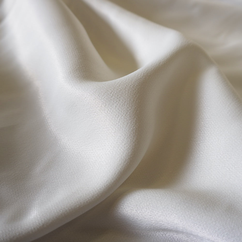 1104 Viscose Silk Satin - Pearl white