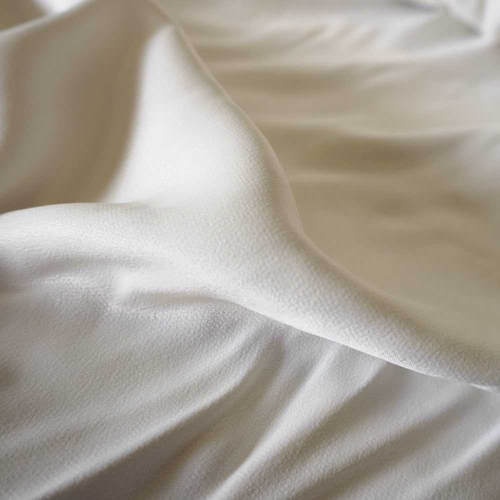 1104 Viscose Silk Satin - Pearl white