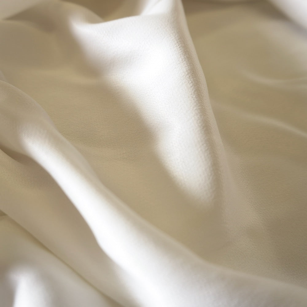 1104 Viscose Silk Satin - Pearl white