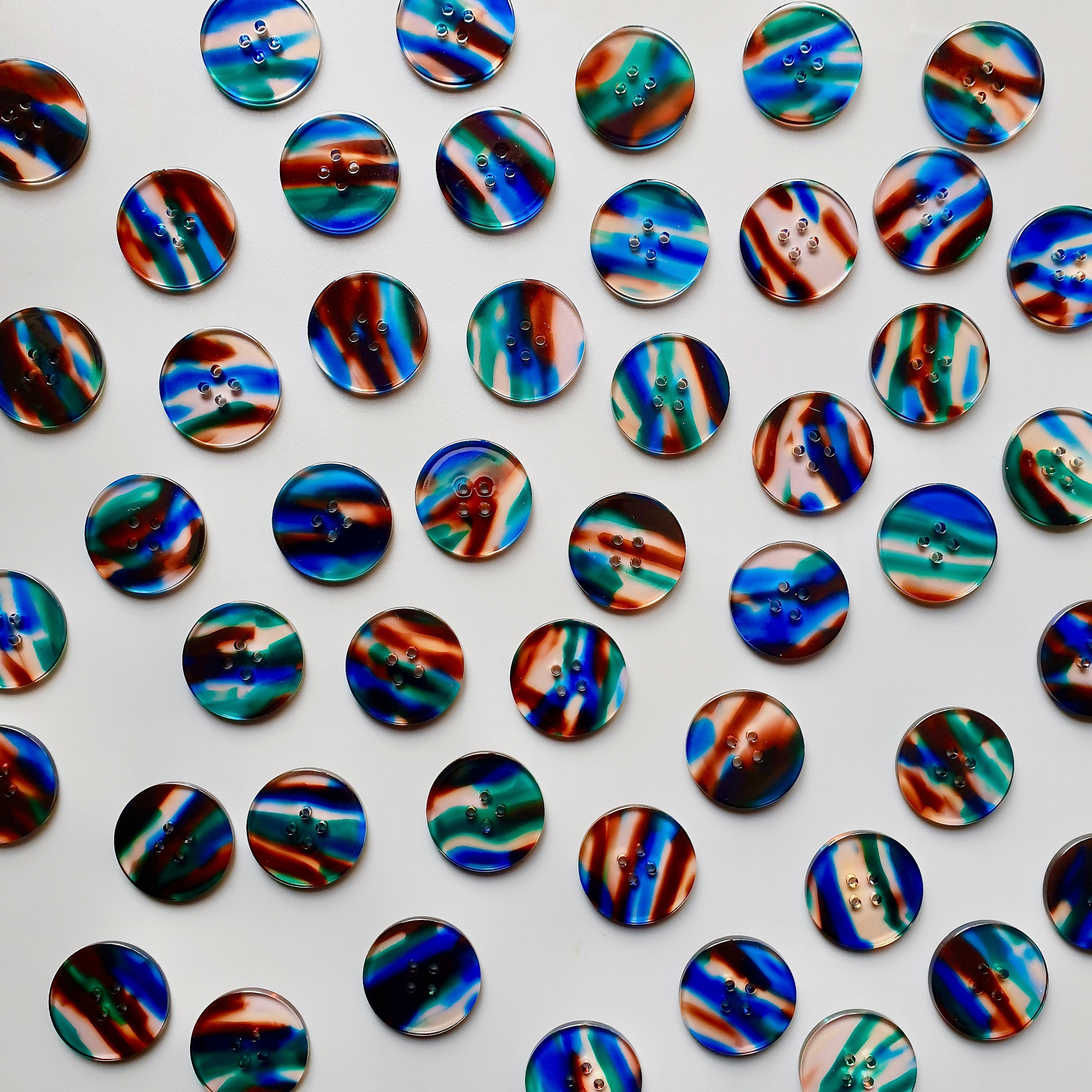 Salem Button Card (25mm Coat Size)