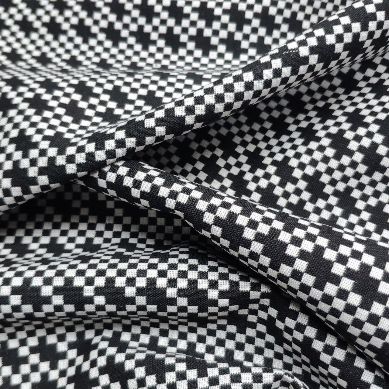 Square dots - yarn dyed stretch fabric