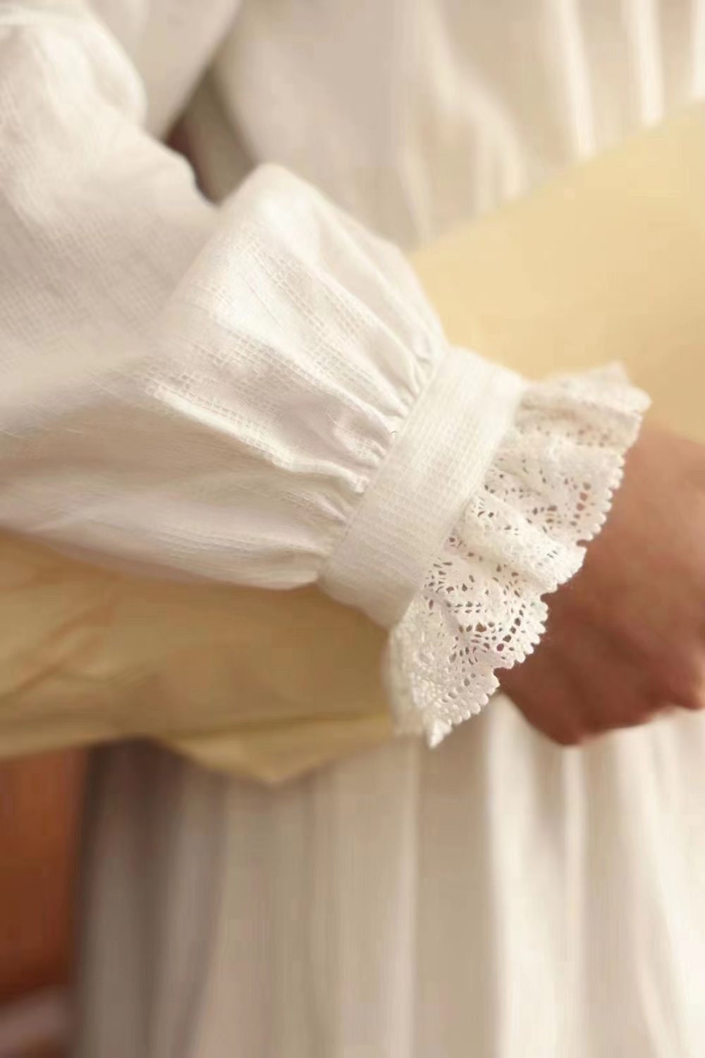 Embroidery waffle check and flower - cream