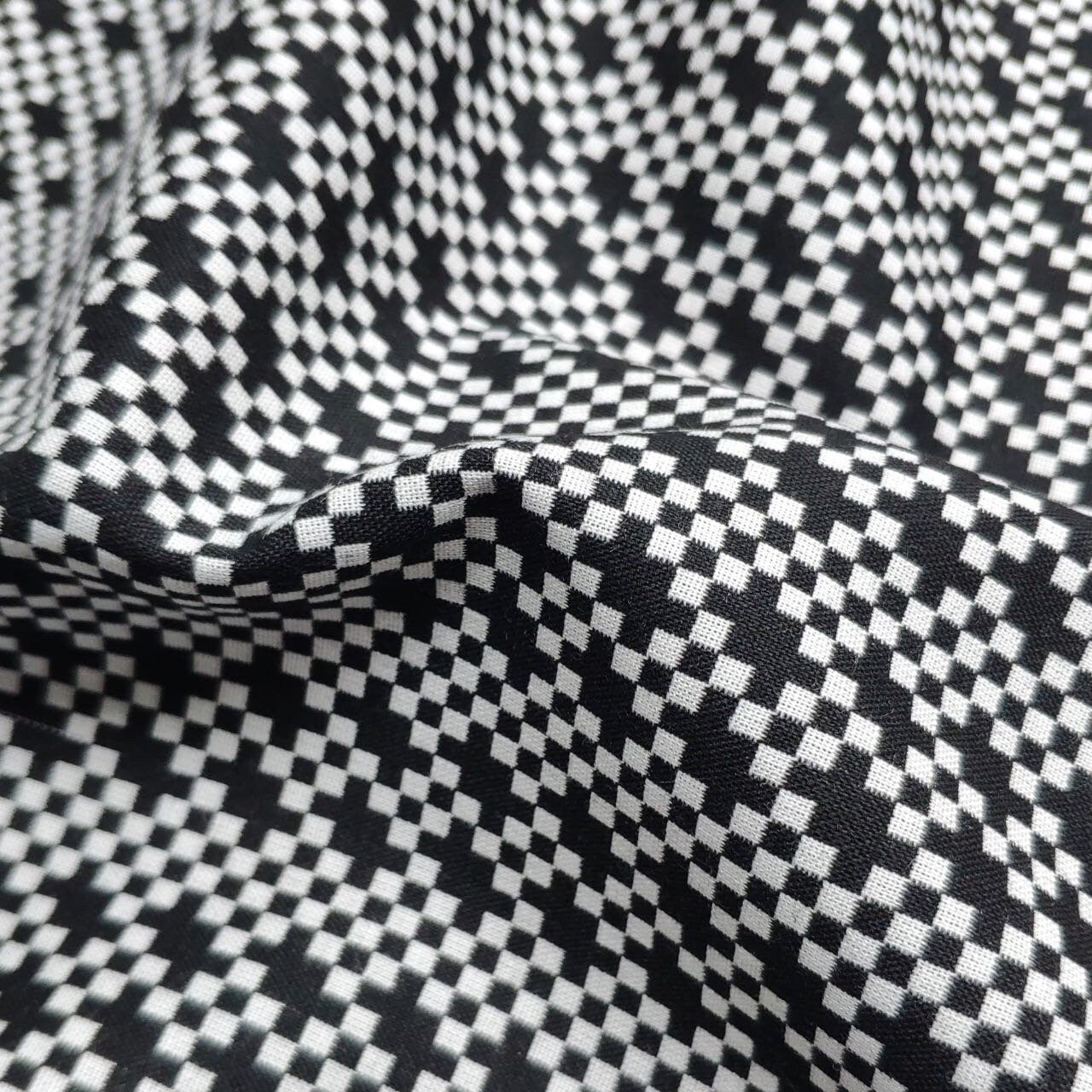 Square dots - yarn dyed stretch fabric