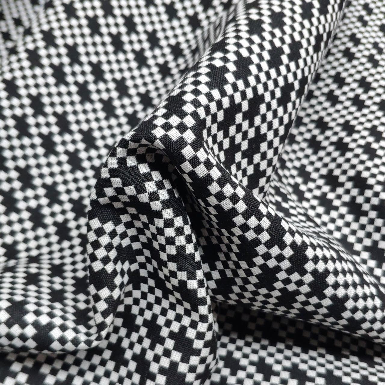Square dots - yarn dyed stretch fabric
