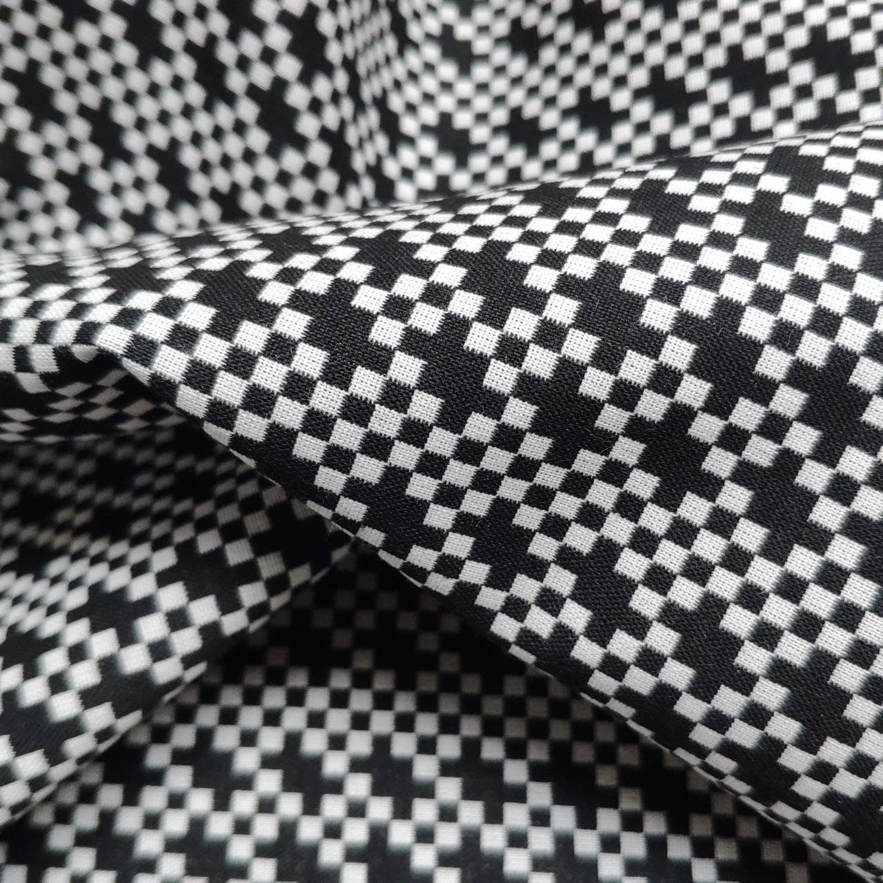 Square dots - yarn dyed stretch fabric