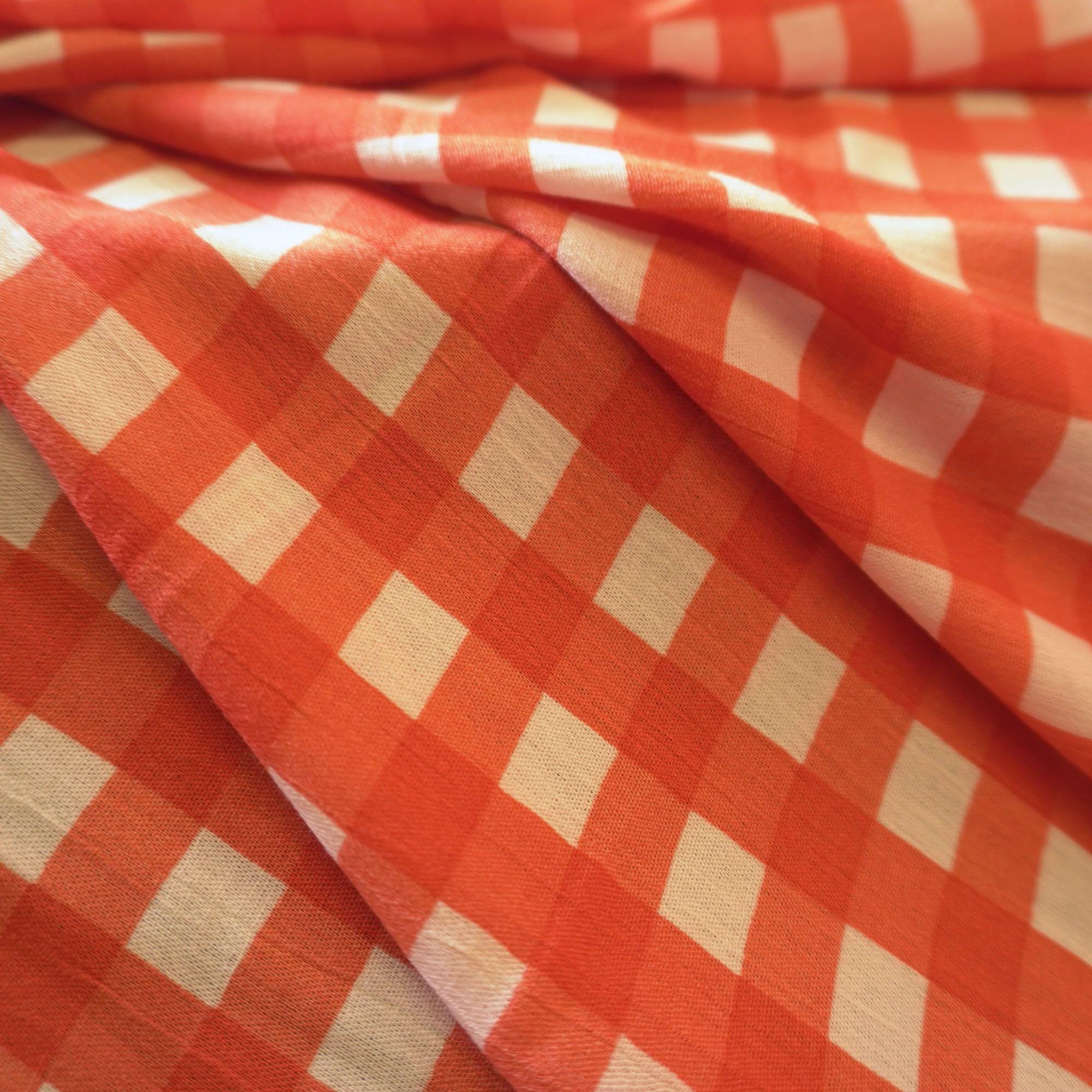 Crinkled bold grid viscose print - red