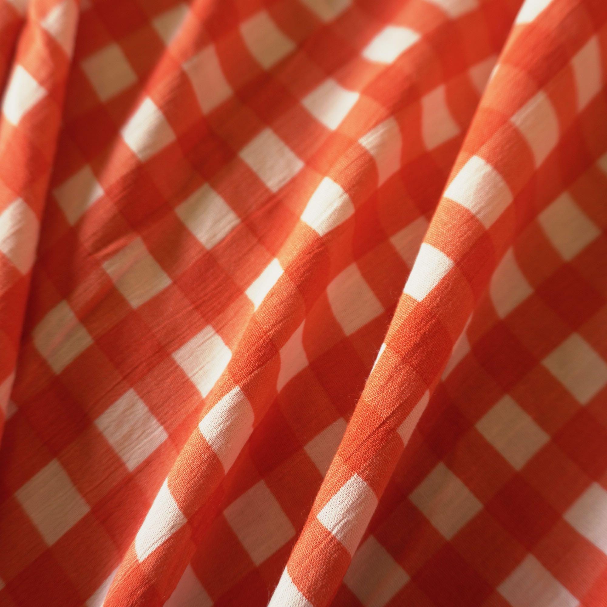 Crinkled bold grid viscose print - red