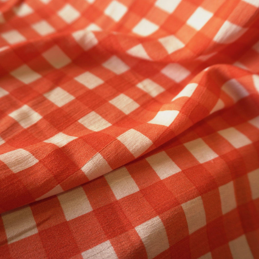 Crinkled bold grid viscose print - red