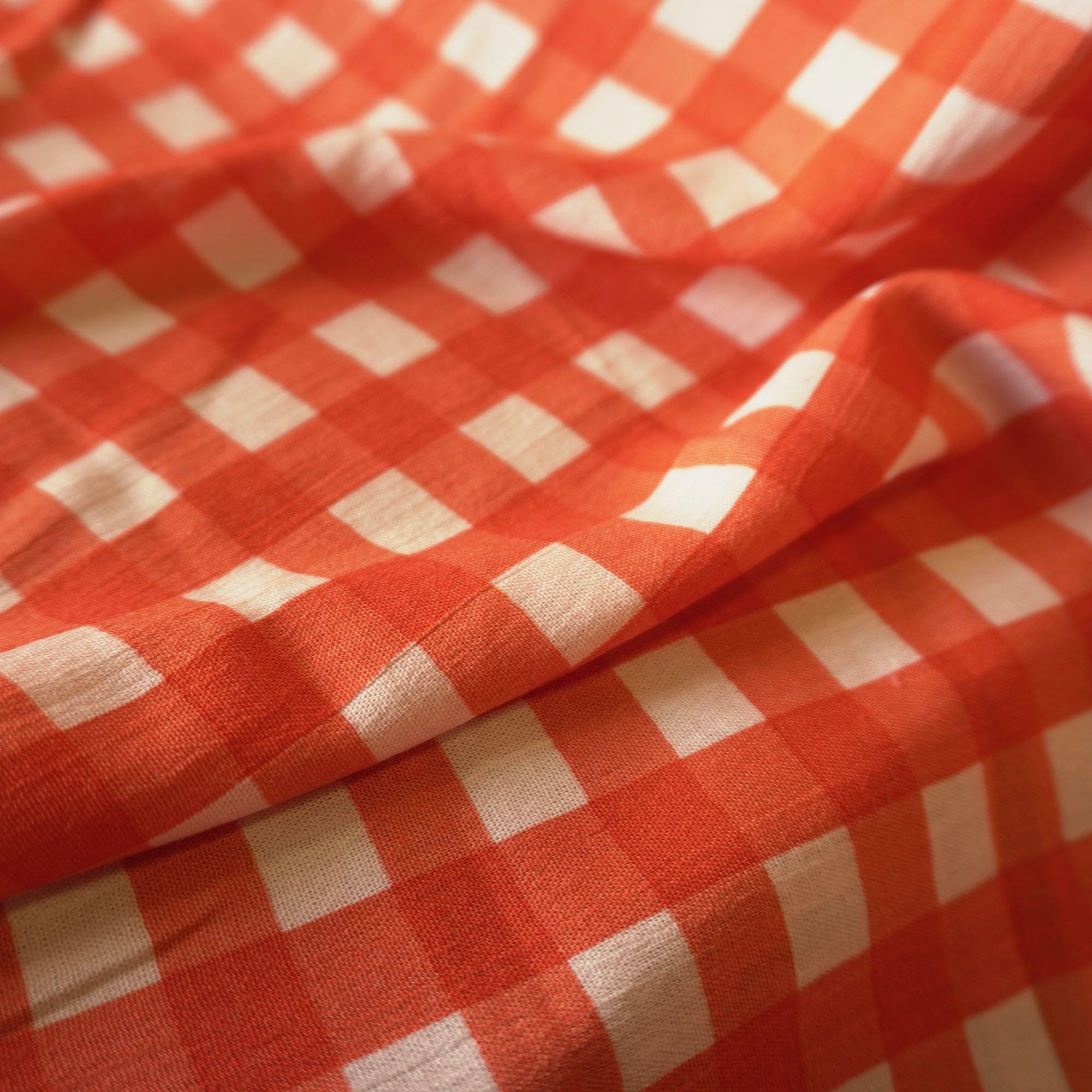 Crinkled bold grid viscose print - red