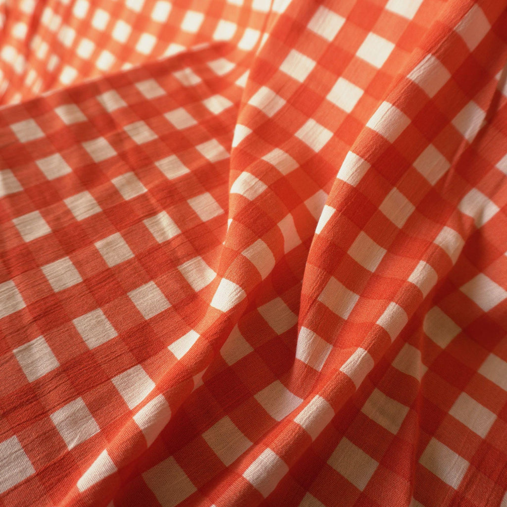 Crinkled bold grid viscose print - red