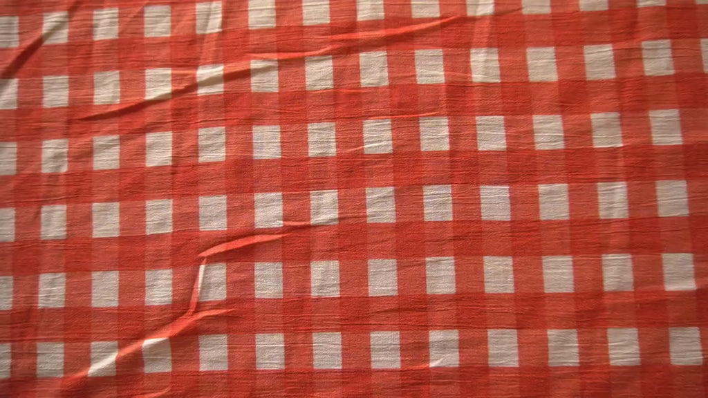 Crinkled bold grid viscose print - red