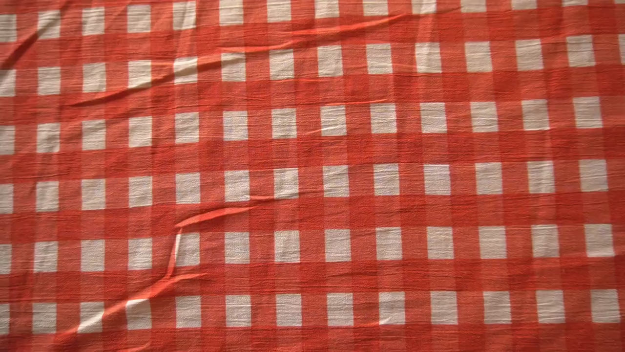 Crinkled bold grid viscose print - red